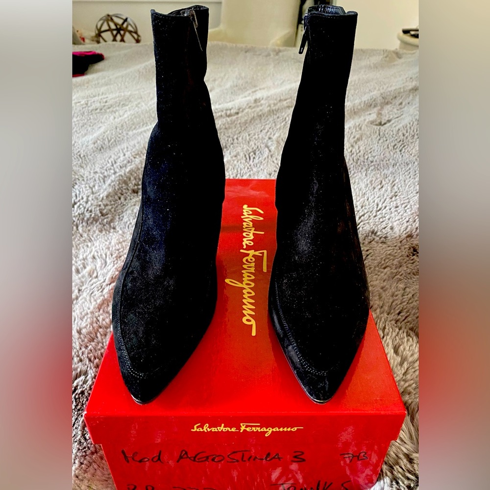 Size 7 Salvatore Ferragamo black suede booties.